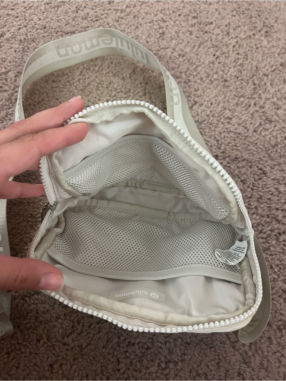 Lululemon White Belt Bag - Picture 4 of 5